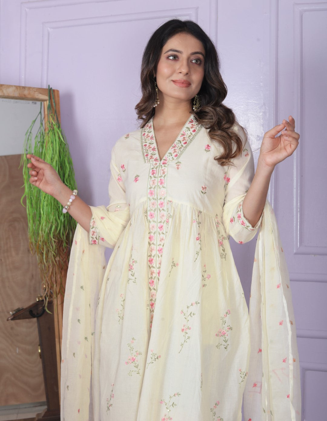 Shop Cream Cotton Dupatta Set Online | Vaanya Kurtis