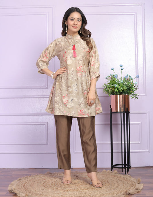 Shop Women's Modern Tunic Set Online | Vaanya Kurtis