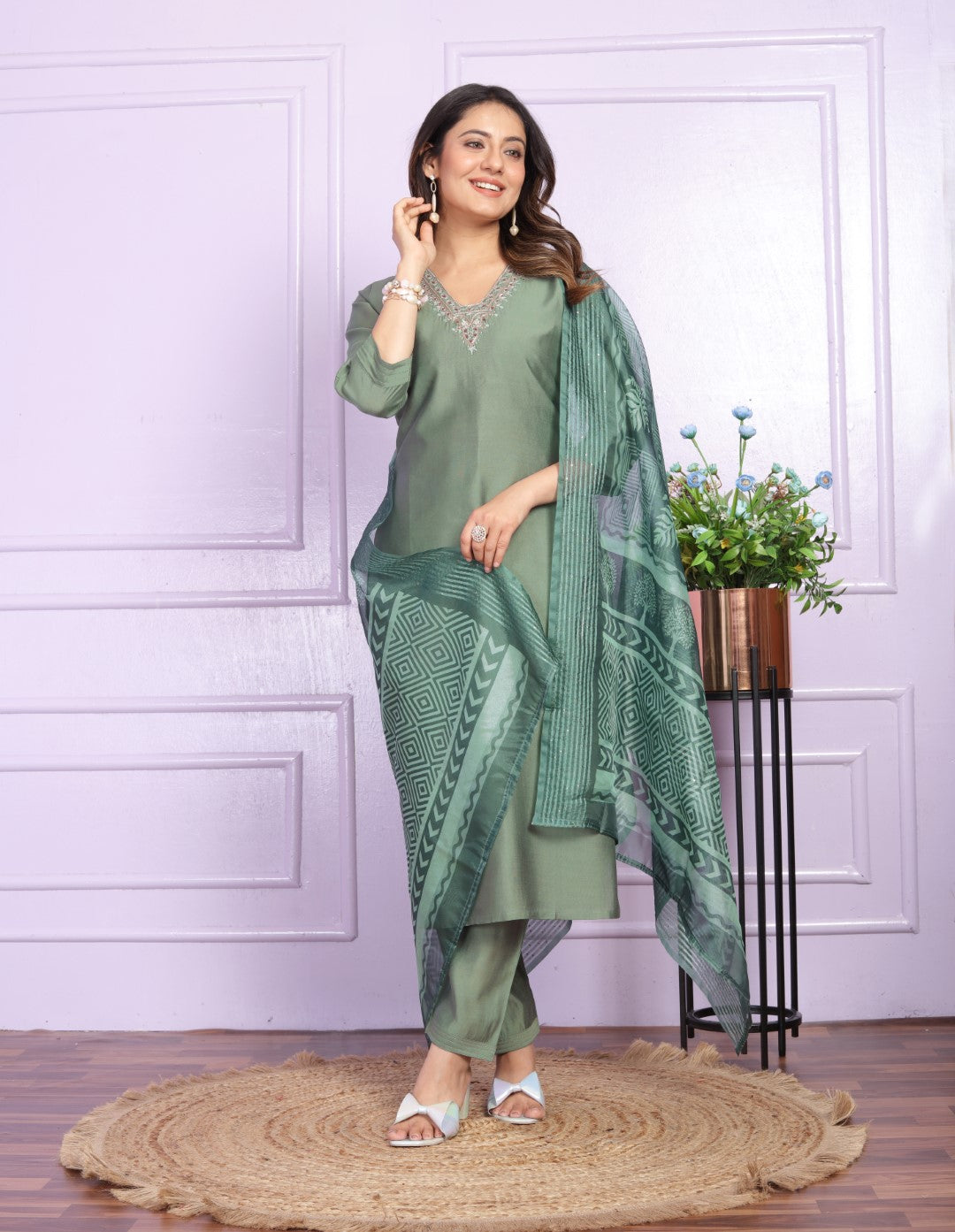 Buy Stylish V-Neck Kurta with Pant Set Online | Vaanya Kurtis