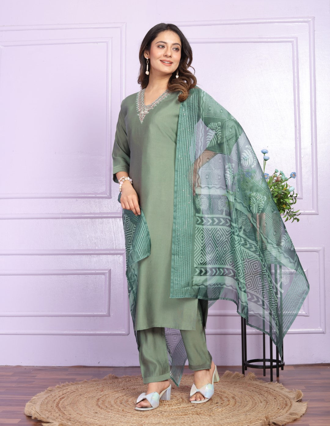 Buy Stylish V-Neck Kurta with Pant Set Online | Vaanya Kurtis