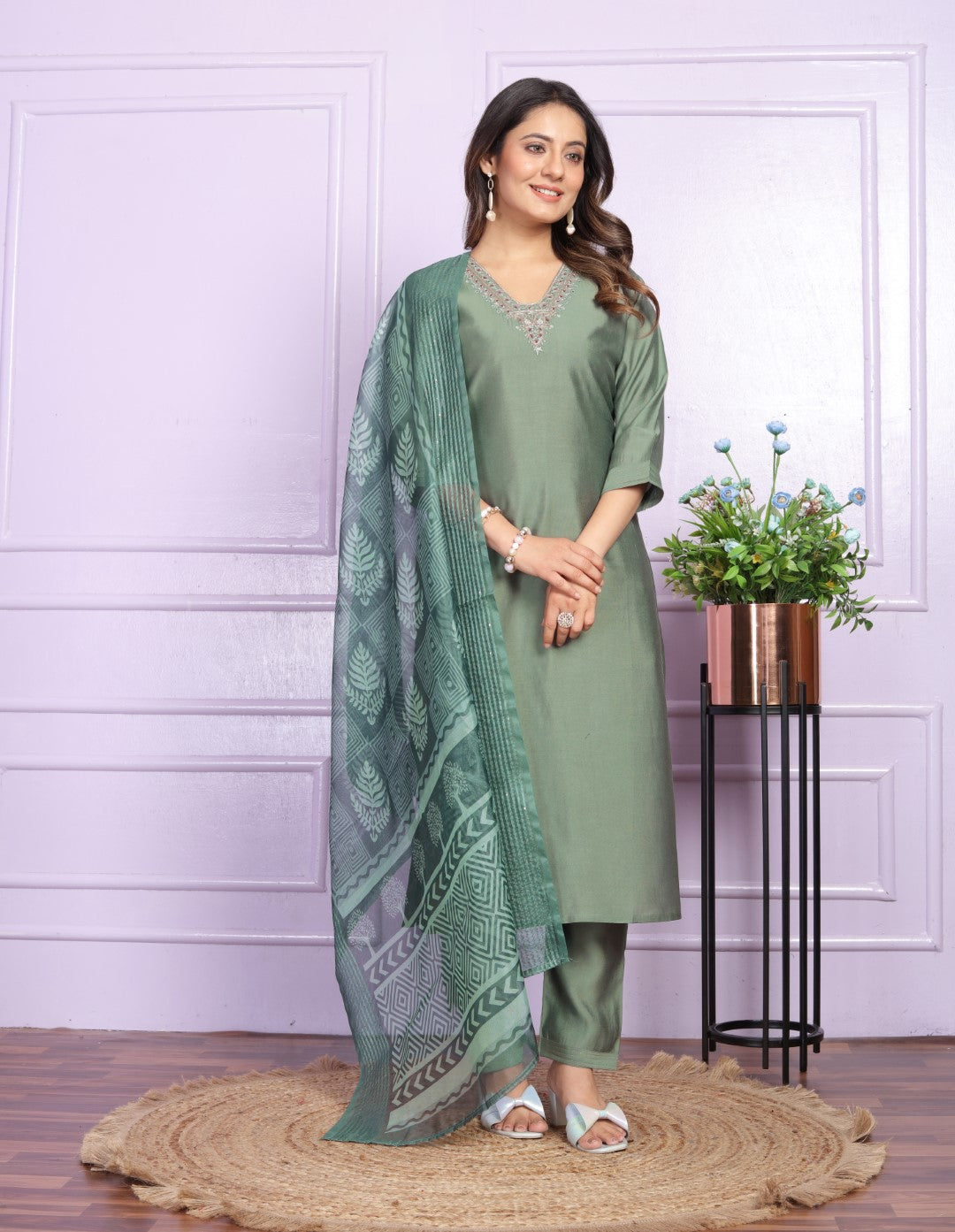 Buy Stylish V-Neck Kurta with Pant Set Online | Vaanya Kurtis