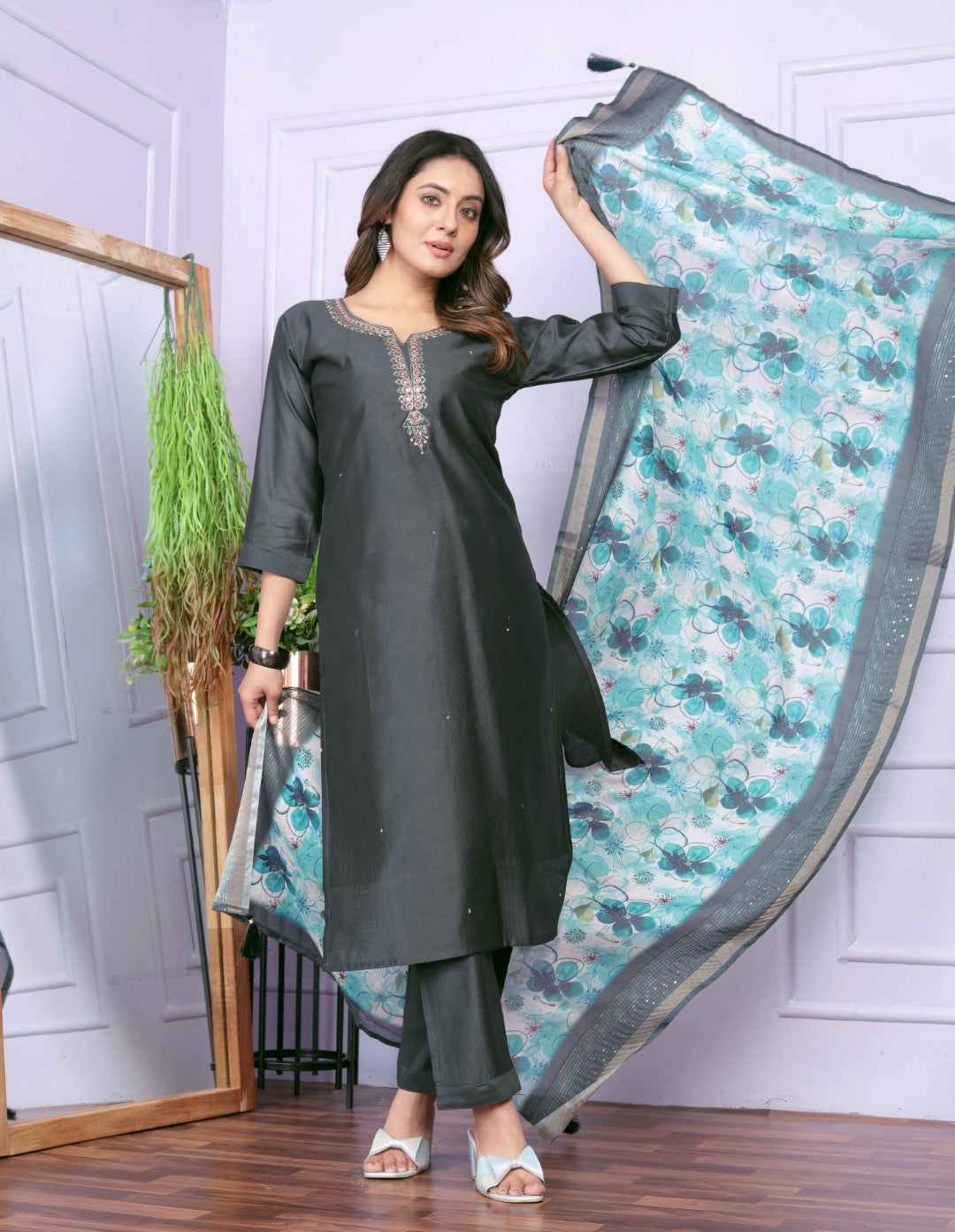 Buy Grey Fashionable Kurta Pant Set Online | Vaanya Kurtis