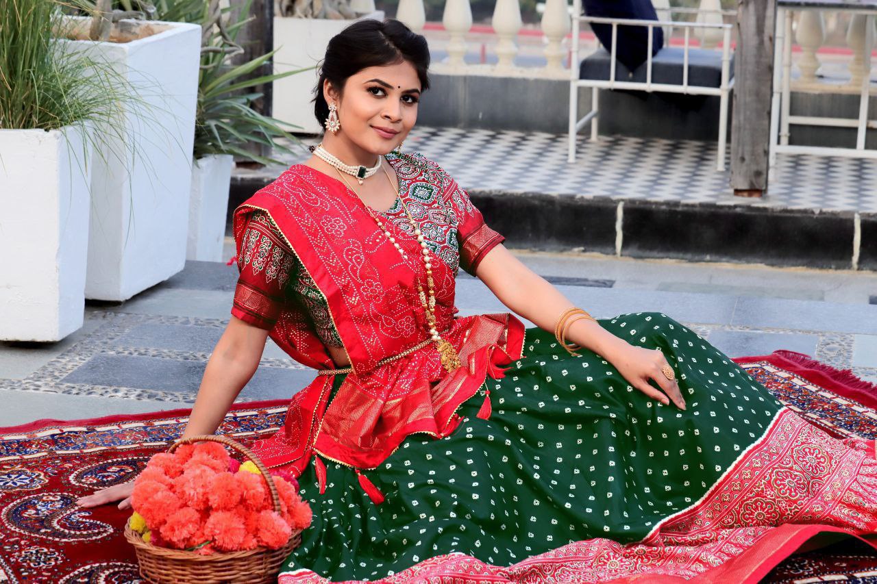 Shop Stylish Green Bandhani Patola Lehenga Choli Online 