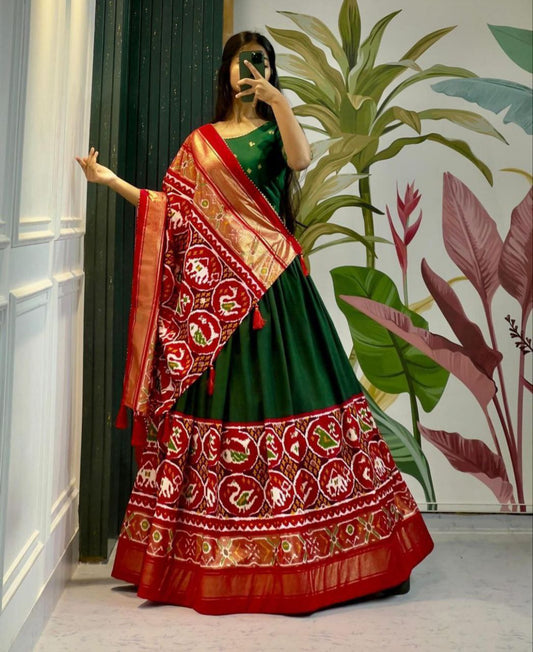 Fahsionable Lehenga Set