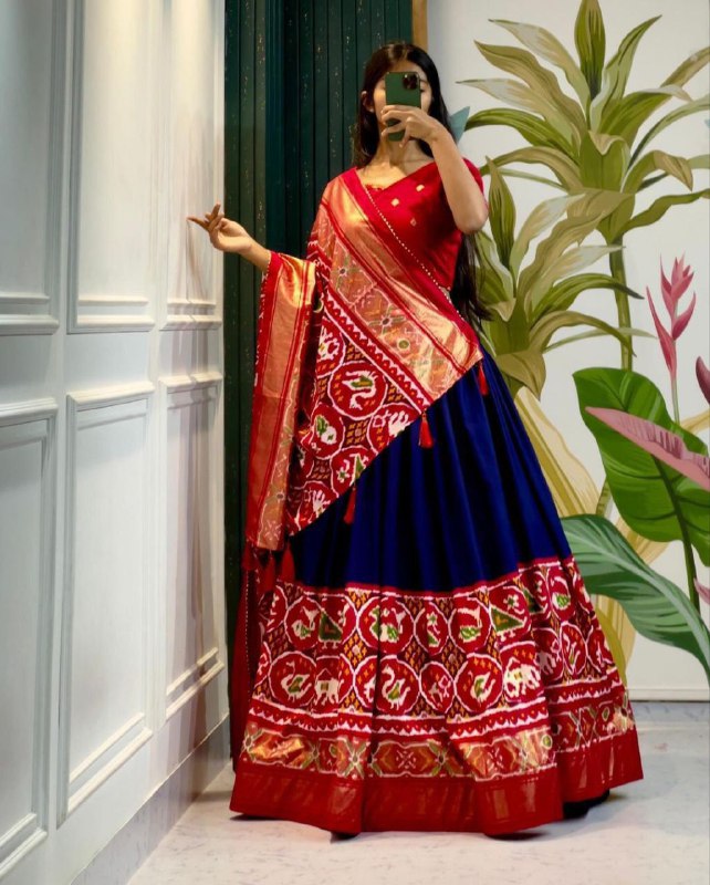 Fahsionable Lehenga Set