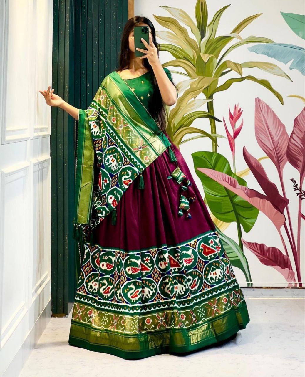 Fahsionable Lehenga Set