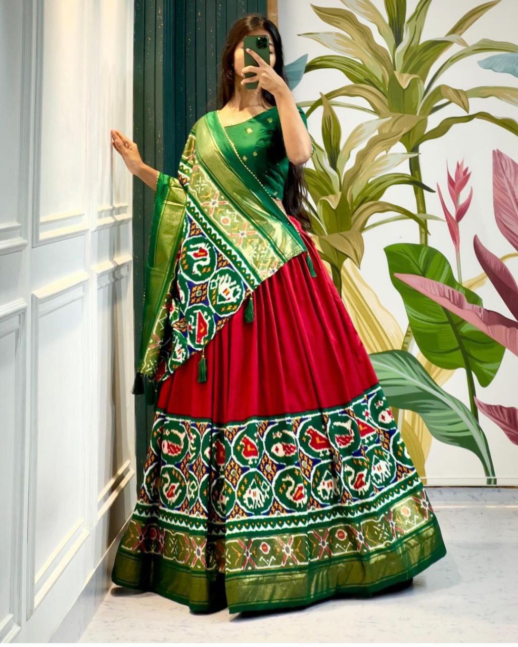 Fahsionable Lehenga Set